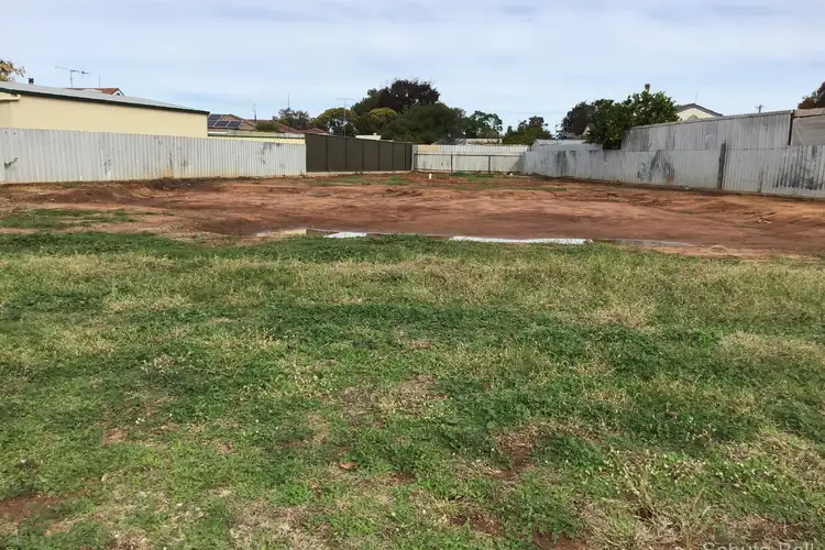 137 Moss Avenue, Narromine NSW 2821