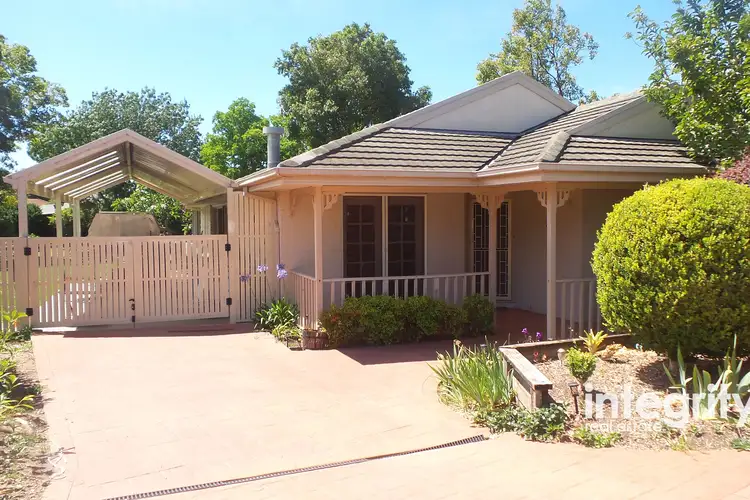 5 Katela Avenue, Bomaderry NSW 2541