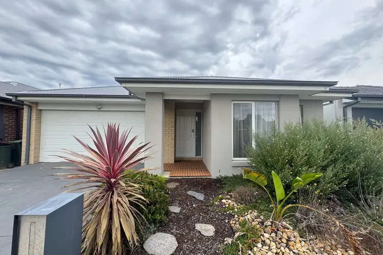 11 Everton Crescent, Charlemont VIC 3217