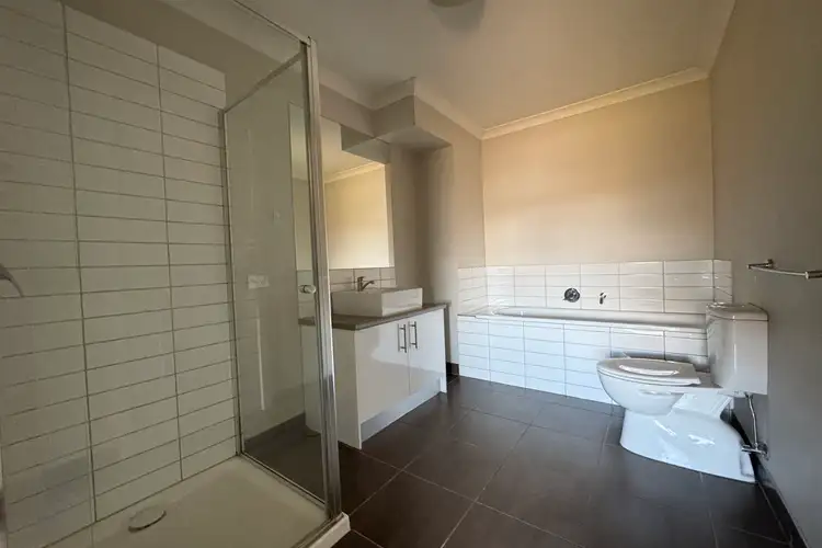 Seventh view of Homely townhouse listing, 4 Swagman Walk, Wollert VIC 3750