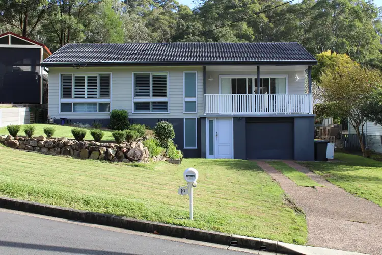 19 Hasluck Drive, Rankin Park NSW 2287
