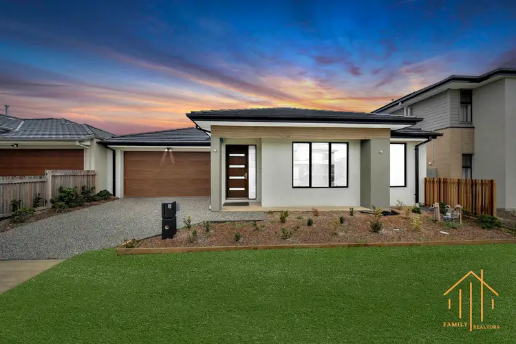 8 Homely Avenue, Clyde North VIC 3978