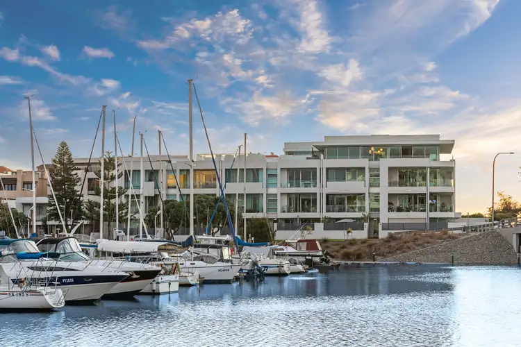 31/7 Patawalonga Frontage, Glenelg North SA 5045