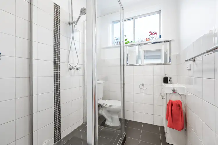 Fifth view of Homely apartment listing, 10/4 Dundas Street, Thornbury VIC 3071