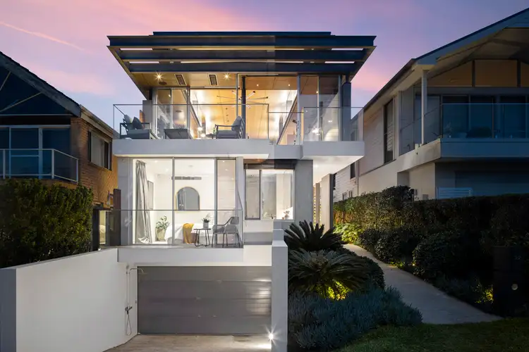22 Surf Road, North Curl Curl NSW 2099