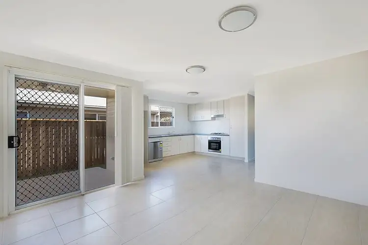 2/4 Nash Drive, Glenvale QLD 4350