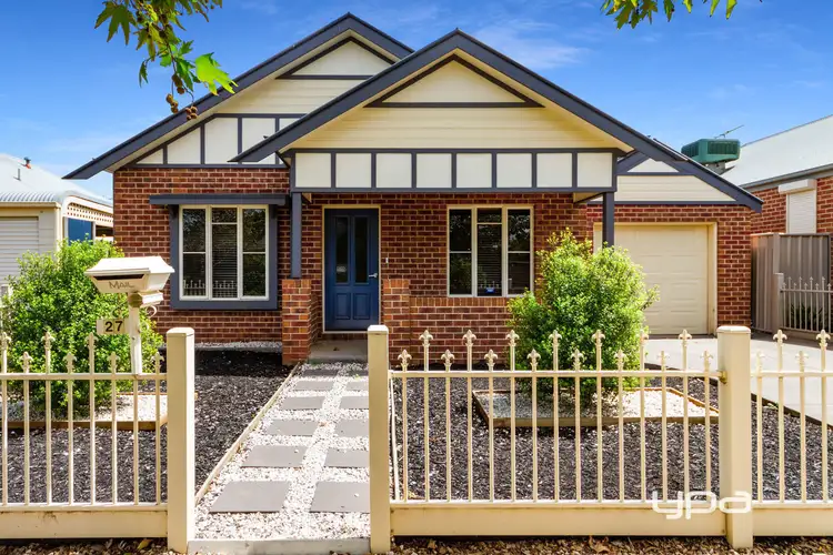 27 Cobaw Circuit, Caroline Springs VIC 3023