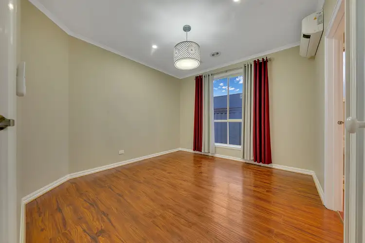 Fifth view of Homely house listing, 5 Hinchinbrook Close, Caroline Springs VIC 3023