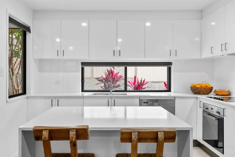 3/122 Eugaree Street, Southport QLD 4215