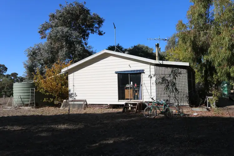 8 McCoy Street, Eddington VIC 3472