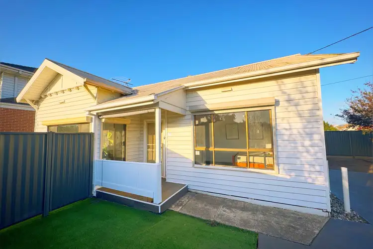 2C Urana Avenue, Sunshine North VIC 3020