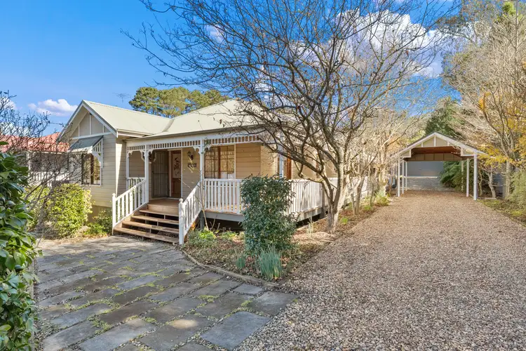 81 Falls Road, Wentworth Falls NSW 2782