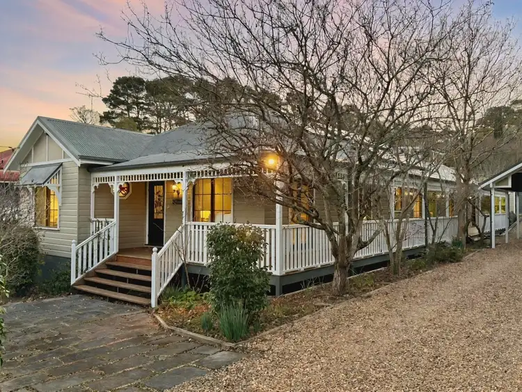 81 Falls Road, Wentworth Falls NSW 2782