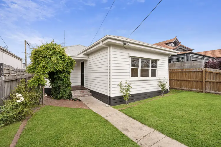 27 Cumberland Street, Newtown VIC 3220