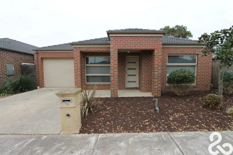 10 Larnook Place, South Morang VIC 3752