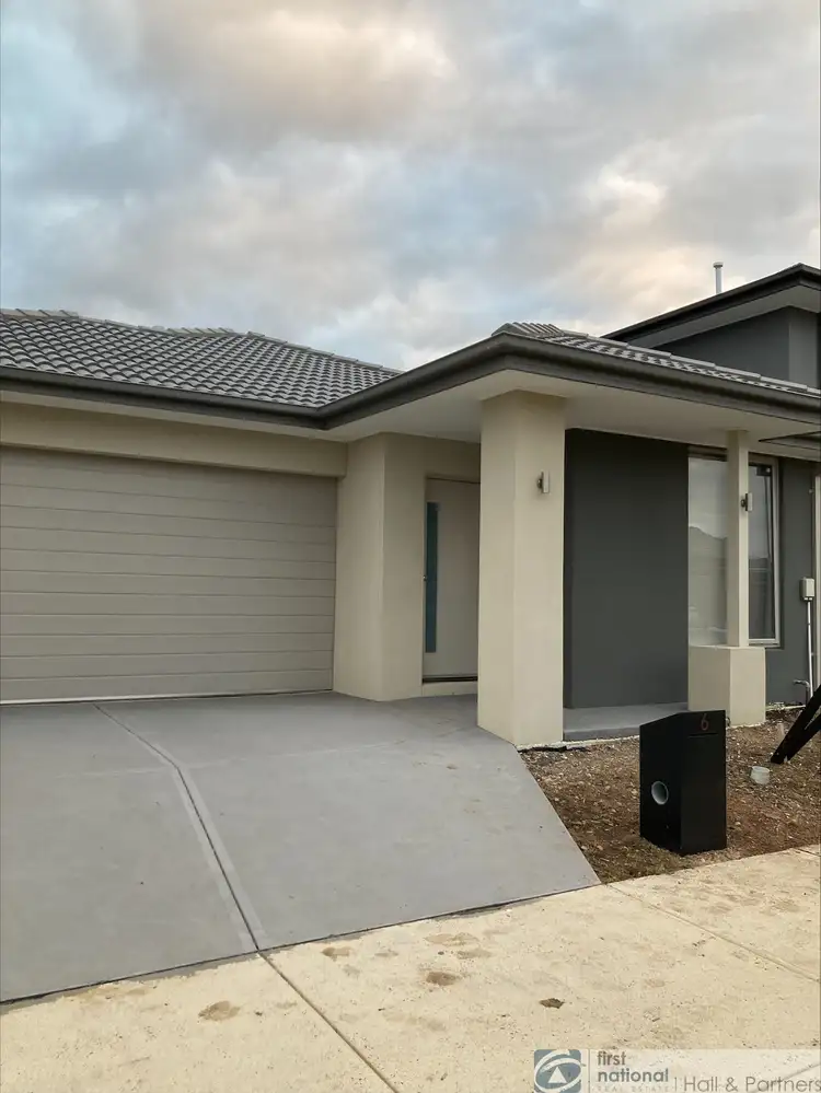 6 Naples Avenue, Berwick VIC 3806
