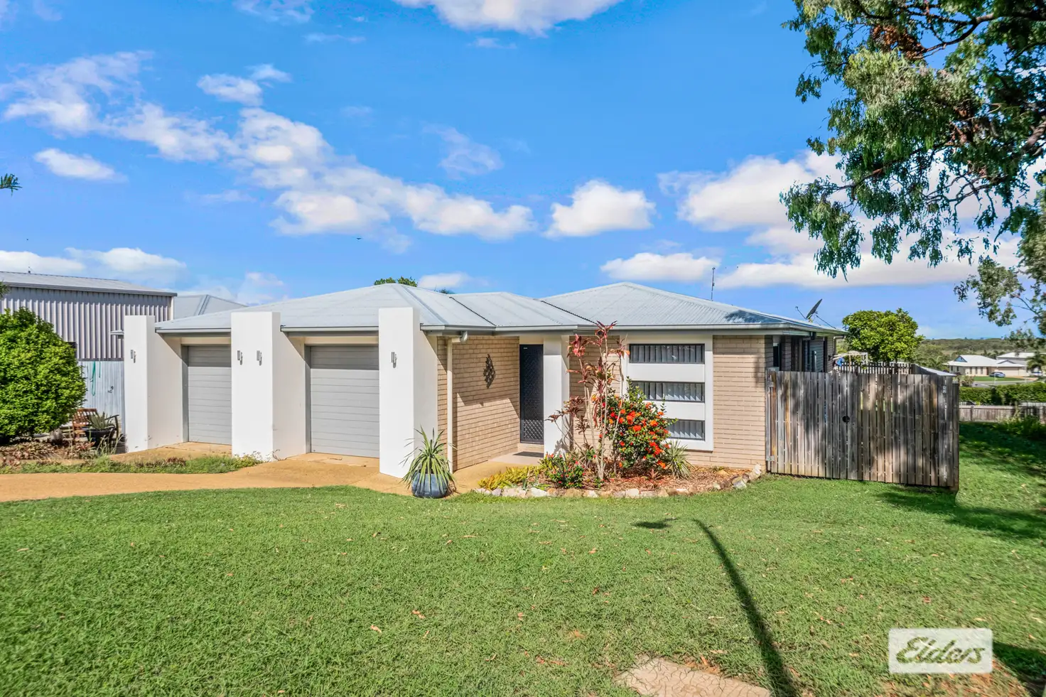 Main view of Homely unit listing, 2/7 Yarrow Drive, Lammermoor QLD 4703