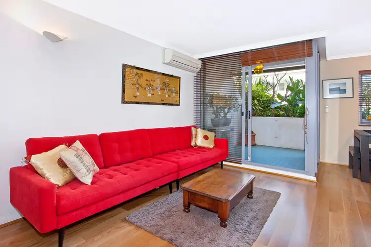 2/551 Elizabeth Street