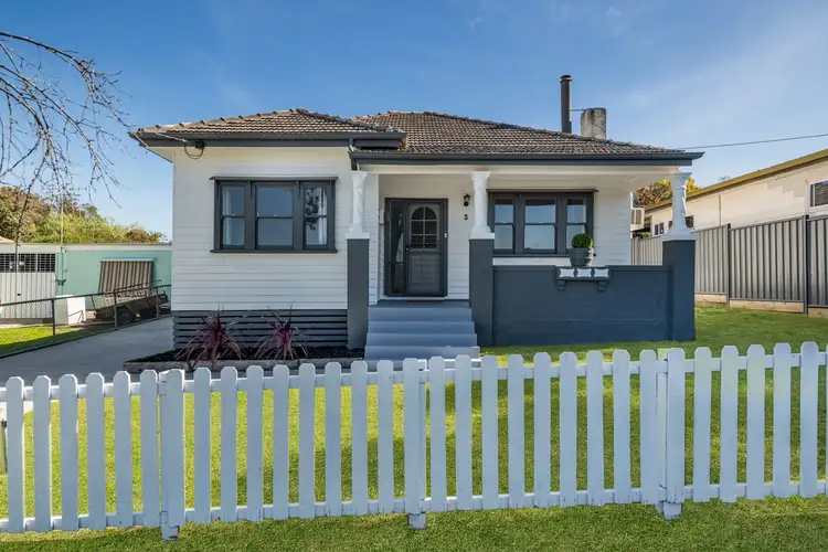 3 Cross Street, Long Gully VIC 3550