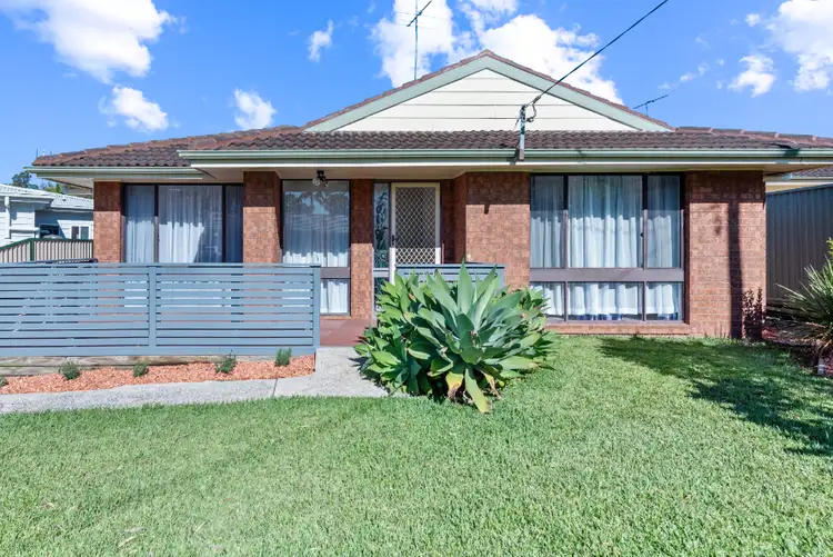 17 Gymea Crescent, Mannering Park NSW 2259