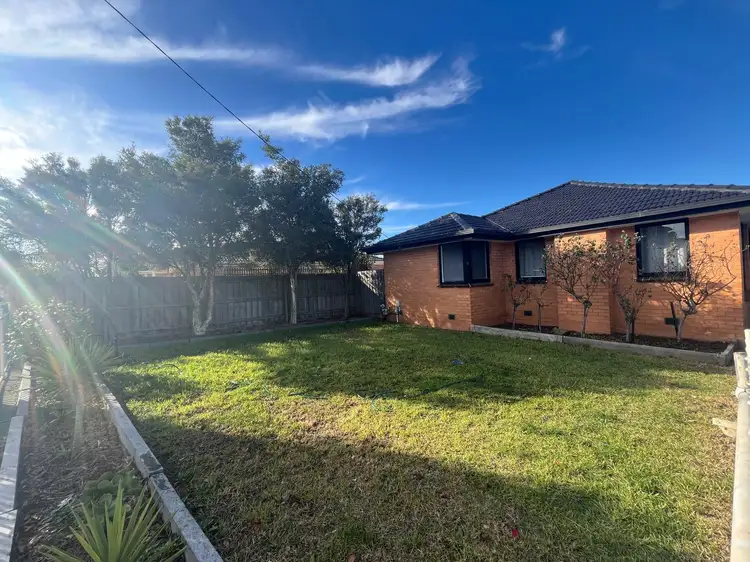 8 Hilton Street, Craigieburn VIC 3064