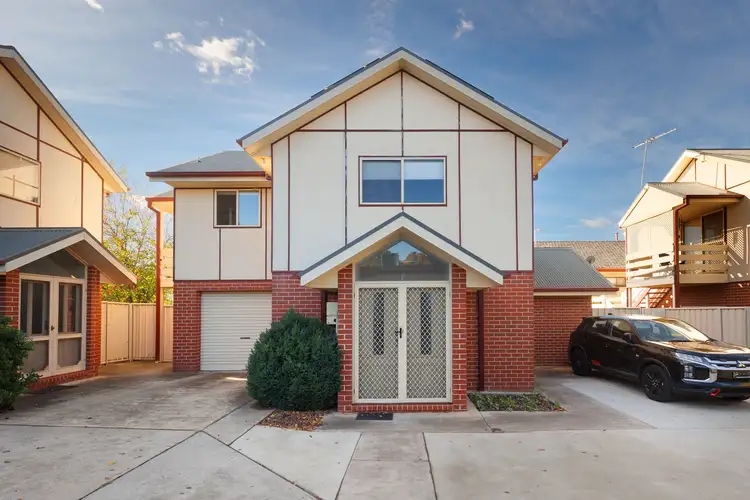 Main view of Homely unit listing, 2/31 Church Street, Wodonga VIC 3690