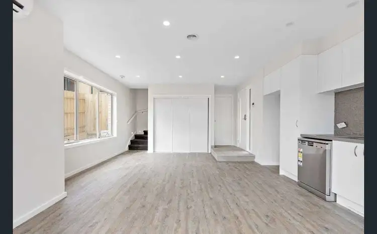 Fourth view of Homely townhouse listing, 2/126 Lindrum Road, Frankston VIC 3199