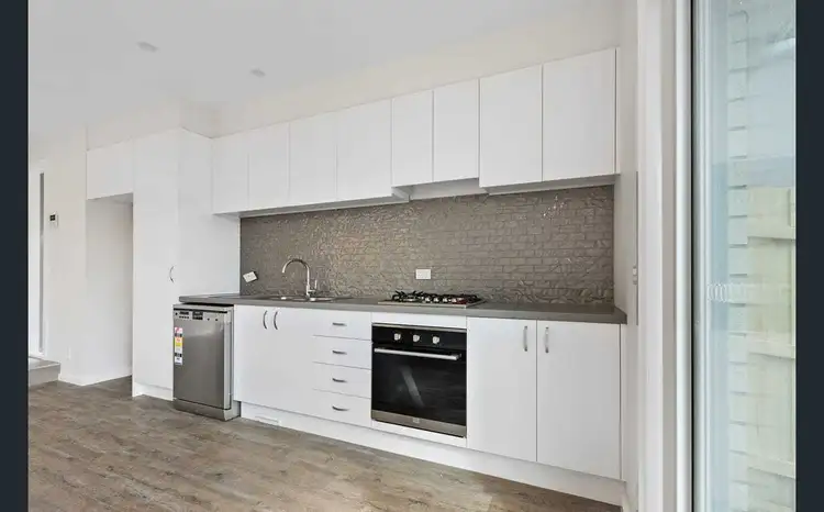 Sixth view of Homely townhouse listing, 2/126 Lindrum Road, Frankston VIC 3199