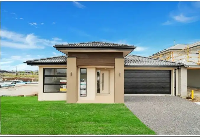 36 Basildon Crescent, Strathtulloh VIC 3338