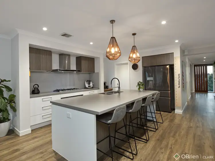 Sixth view of Homely house listing, 2 Warwick Way, Drouin VIC 3818