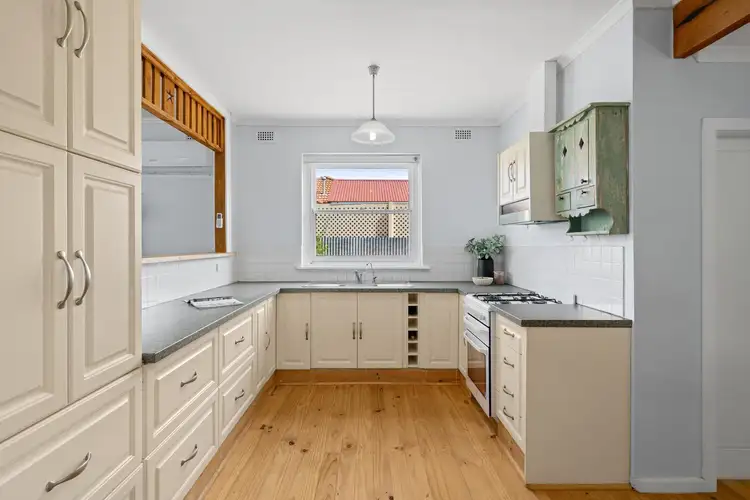 4 Pioneer Street, Seaton SA 5023