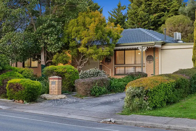 32 Heysen Drive, Trott Park SA 5158