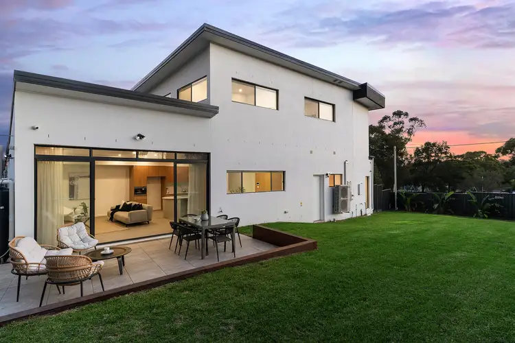 26 Carbethon Crescent