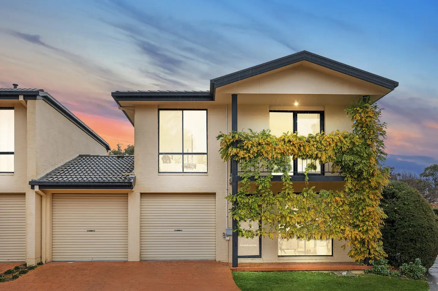 Main view of Homely townhouse listing, 2/10 Marou Place, Ngunnawal ACT 2913