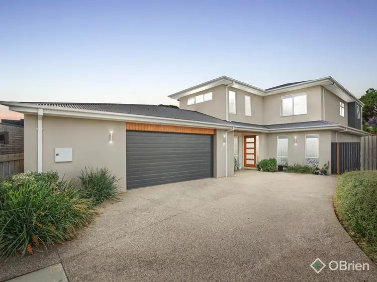 2/11 Seaton Road, Mornington VIC 3931