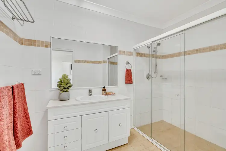 Sixth view of Homely unit listing, 2/1 Lynn Avenue, Point Frederick NSW 2250