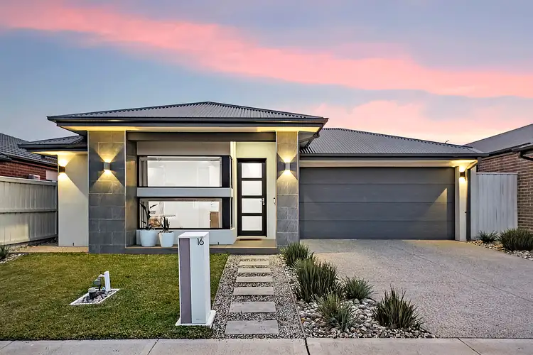 16 Milne Street, Sunbury VIC 3429