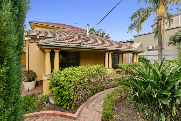 37 Pine Avenue, Elwood VIC 3184