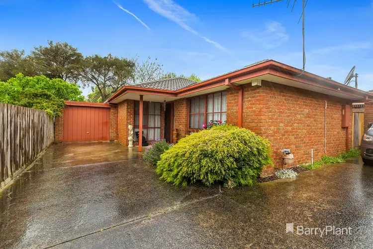 2/55 Collins Crescent, Berwick VIC 3806