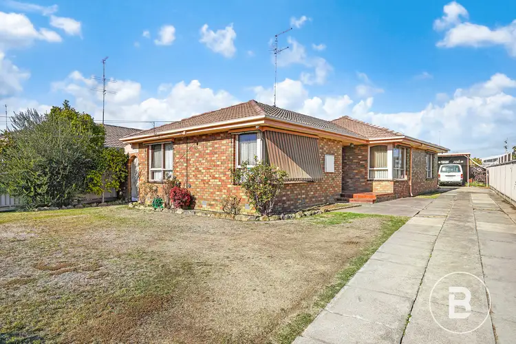74 Marie Crescent, Wendouree VIC 3355