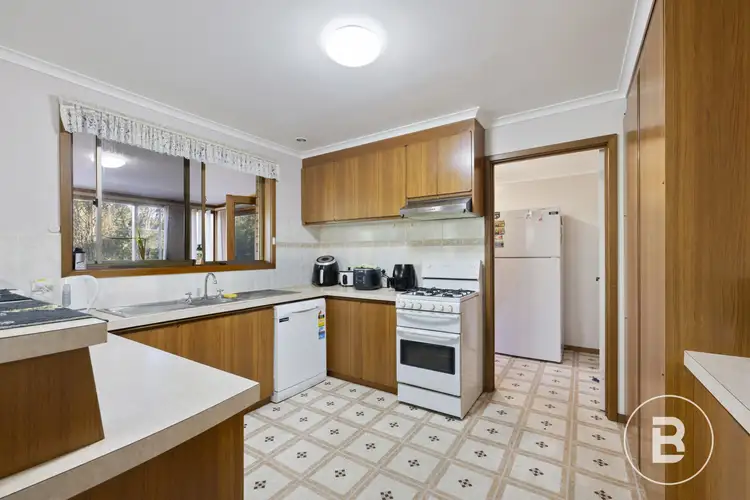 Sixth view of Homely house listing, 6 Soyuz Court, Mount Clear VIC 3350