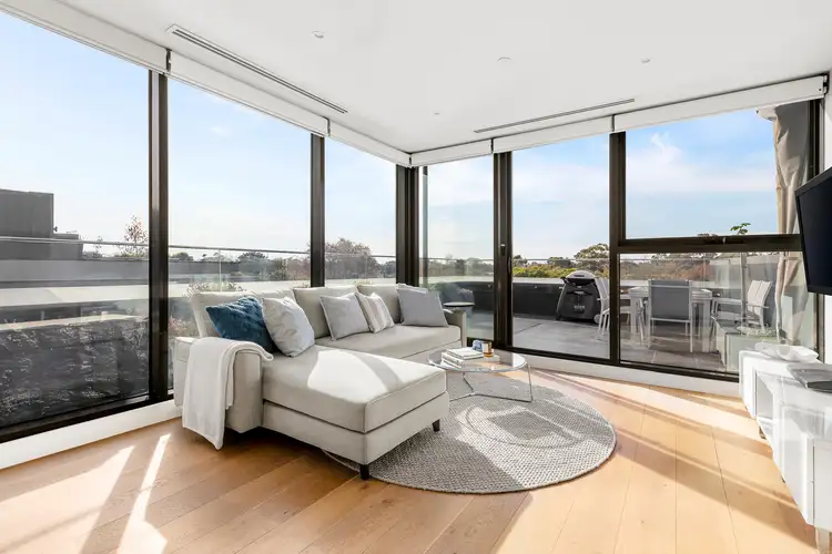 302/2 Kingsley Street