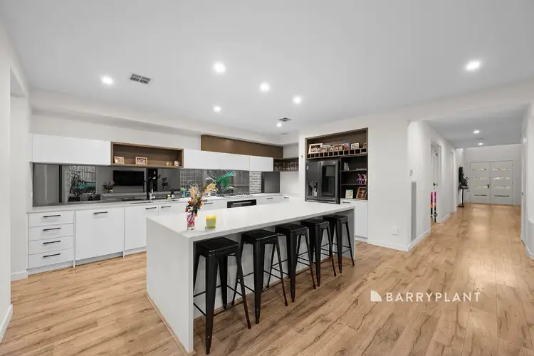 Second view of Homely house listing, 8 Willandra Circuit, Warragul VIC 3820
