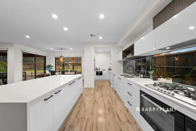 Fifth view of Homely house listing, 8 Willandra Circuit, Warragul VIC 3820