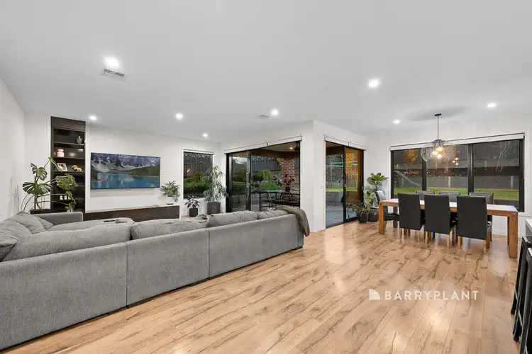 Sixth view of Homely house listing, 8 Willandra Circuit, Warragul VIC 3820