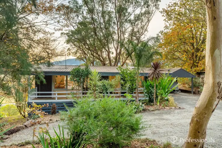 2125 Warburton Highway, Launching Place VIC 3139