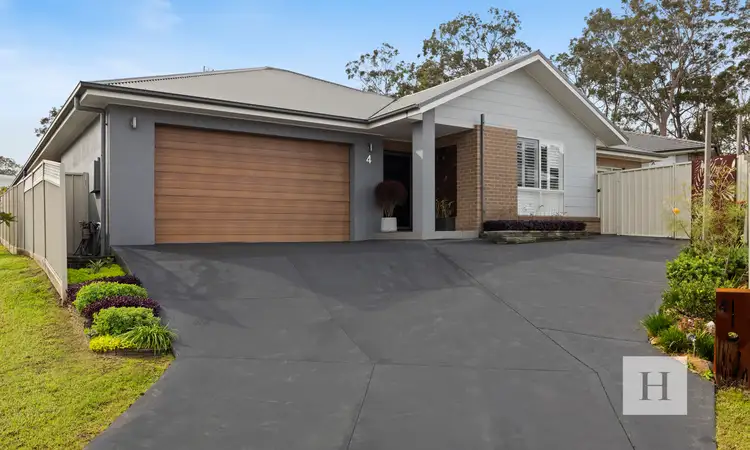 4 Ninox Close, Wadalba NSW 2259