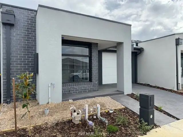 14 Inglenook Circuit, Armstrong Creek VIC 3217