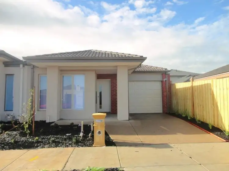 29 Eminence Drive, Cranbourne West VIC 3977