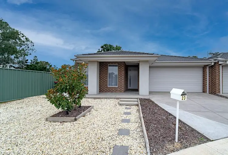 23 Clarcoll Crescent, Kangaroo Flat VIC 3555